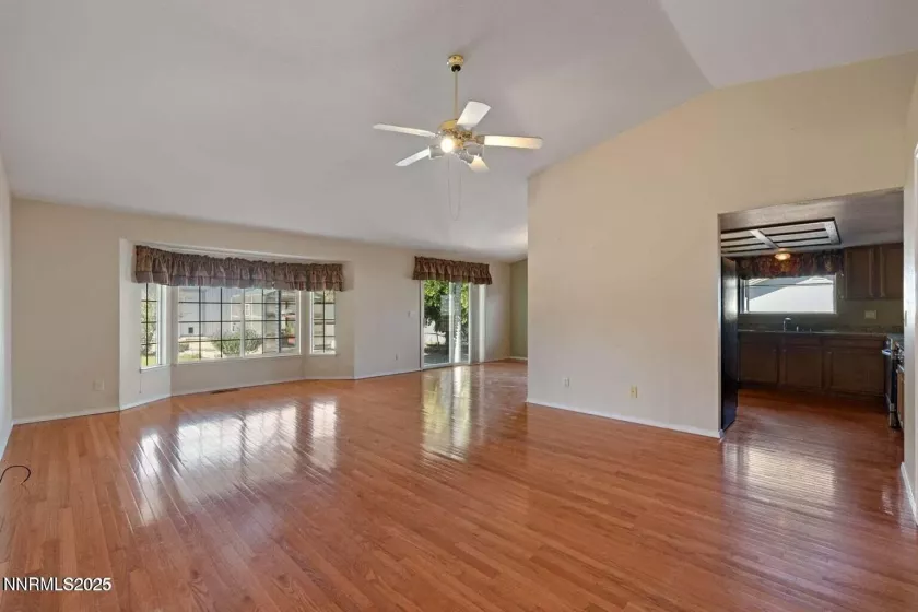 439 Beau, Sparks, Nevada 89436, 3 Bedrooms Bedrooms, ,3 BathroomsBathrooms,Residential Lease,Manufactured,Beau,250052545