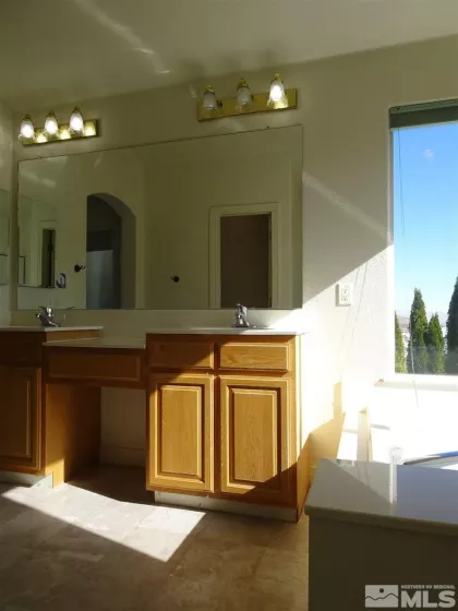 7021 Heatherwood, Reno, Nevada 89523, 5 Bedrooms Bedrooms, ,3 BathroomsBathrooms,Residential Lease,Manufactured,Heatherwood,250052572