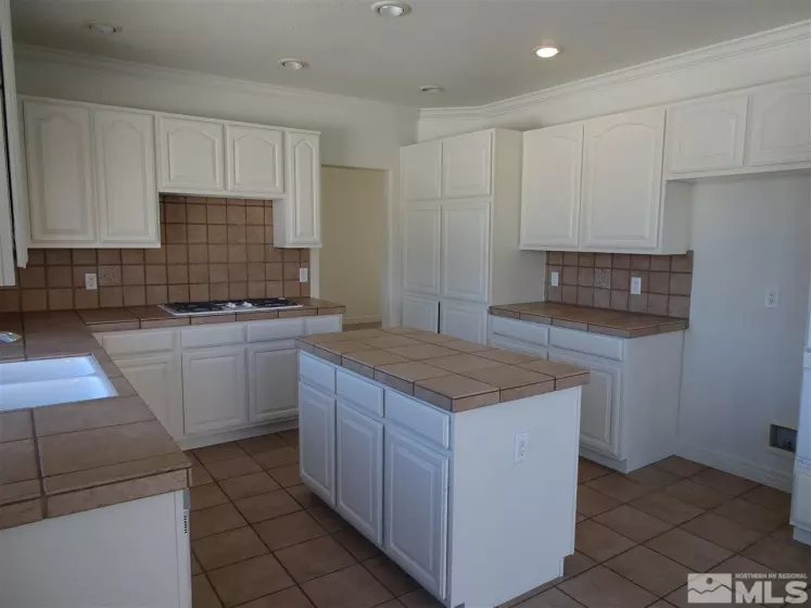 7021 Heatherwood, Reno, Nevada 89523, 5 Bedrooms Bedrooms, ,3 BathroomsBathrooms,Residential Lease,Manufactured,Heatherwood,250052572