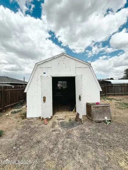 102 Manhattan, Battle Mountain, Nevada 89820, 3 Bedrooms Bedrooms, ,2 BathroomsBathrooms,Residential,Residential,Manhattan,250052574