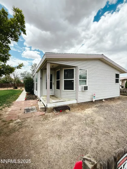 102 Manhattan, Battle Mountain, Nevada 89820, 3 Bedrooms Bedrooms, ,2 BathroomsBathrooms,Residential,Residential,Manhattan,250052574