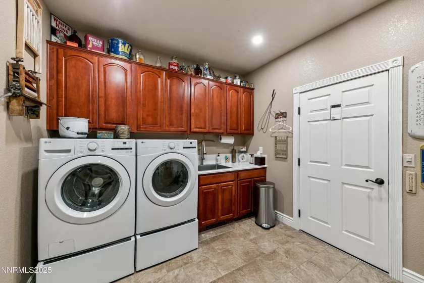 2885 Rio Vista, Minden, Nevada 89423, 4 Bedrooms Bedrooms, ,2 BathroomsBathrooms,Residential,Residential,Rio Vista,250052575