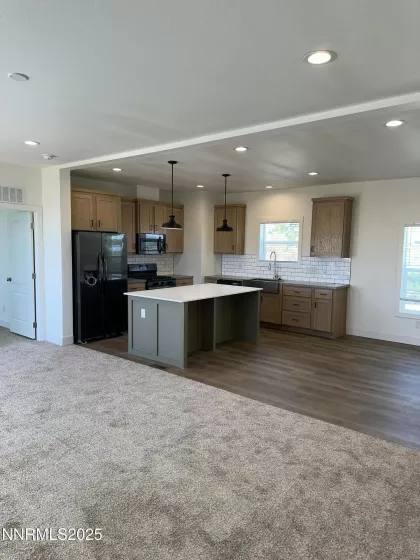 3030 Cougar, Silver Springs, Nevada 89429, 5 Bedrooms Bedrooms, ,2 BathroomsBathrooms,Residential,Residential,Cougar,250052577