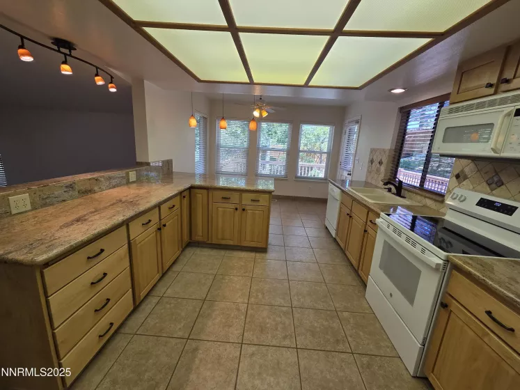 3582 Hemlock, Reno, Nevada 89509, 3 Bedrooms Bedrooms, ,2 BathroomsBathrooms,Residential,Residential,Hemlock,250052578