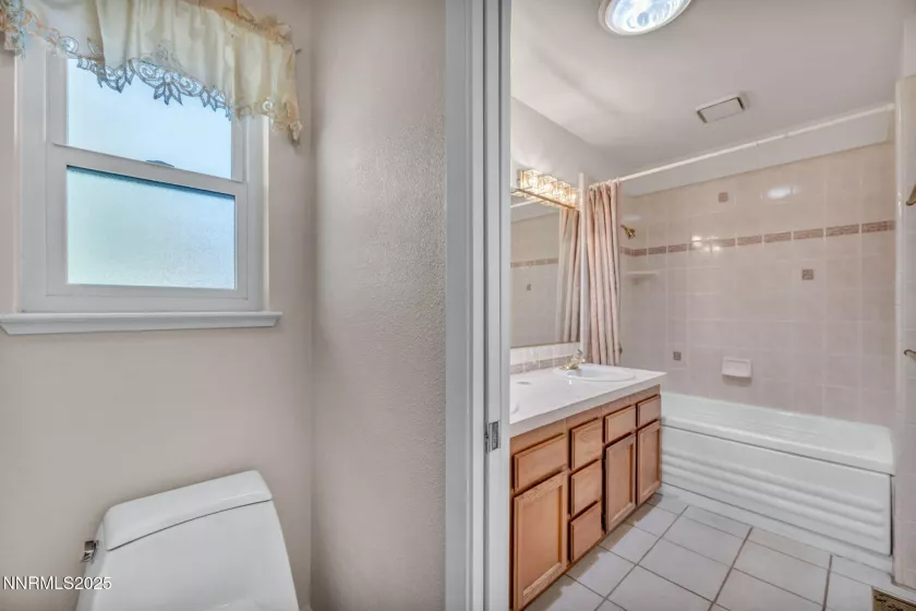 3582 Hemlock, Reno, Nevada 89509, 3 Bedrooms Bedrooms, ,2 BathroomsBathrooms,Residential,Residential,Hemlock,250052578