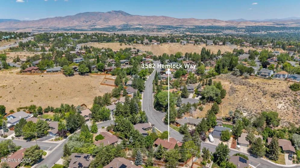 3582 Hemlock, Reno, Nevada 89509, 3 Bedrooms Bedrooms, ,2 BathroomsBathrooms,Residential,Residential,Hemlock,250052578