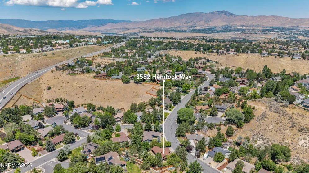 3582 Hemlock, Reno, Nevada 89509, 3 Bedrooms Bedrooms, ,2 BathroomsBathrooms,Residential,Residential,Hemlock,250052578