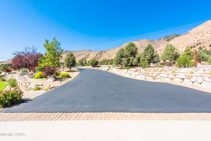 1533 Alba, Gardnerville, Nevada 89410, 4 Bedrooms Bedrooms, ,3 BathroomsBathrooms,Residential,Residential,Alba,250052579