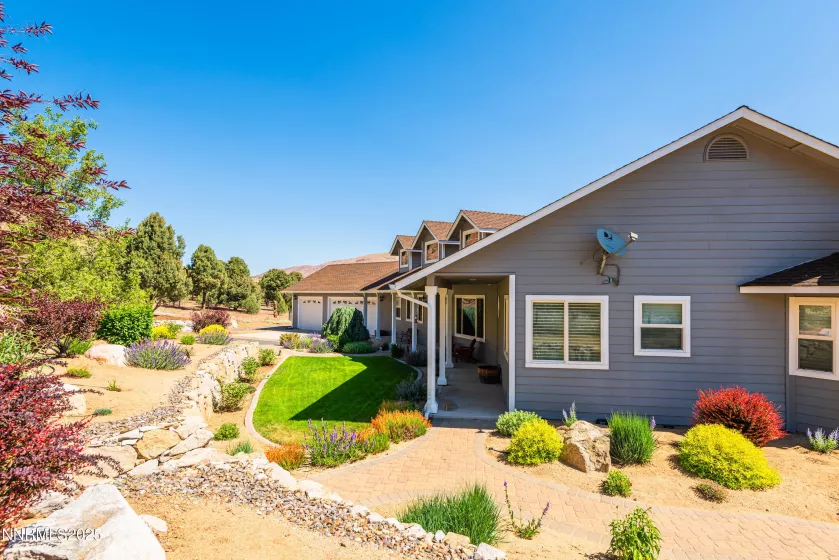 1533 Alba, Gardnerville, Nevada 89410, 4 Bedrooms Bedrooms, ,3 BathroomsBathrooms,Residential,Residential,Alba,250052579