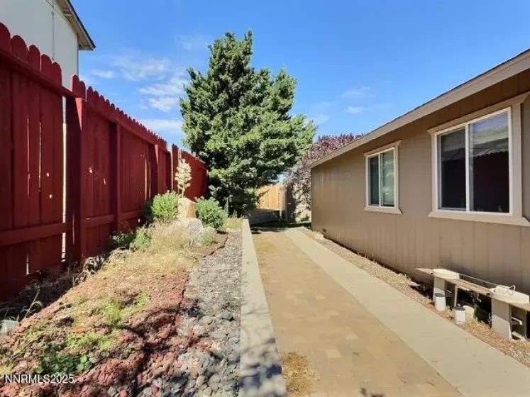 8425 Corrigan, Reno, Nevada 89506, 4 Bedrooms Bedrooms, ,2 BathroomsBathrooms,Residential,Residential,Corrigan,250052586