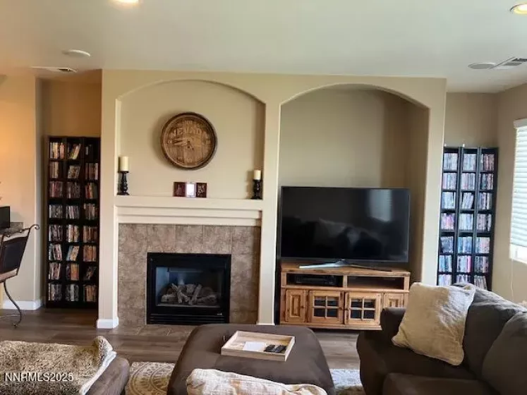 4073 Talladega, Sparks, Nevada 89436, 5 Bedrooms Bedrooms, ,4 BathroomsBathrooms,Residential,Residential,Talladega,250052589
