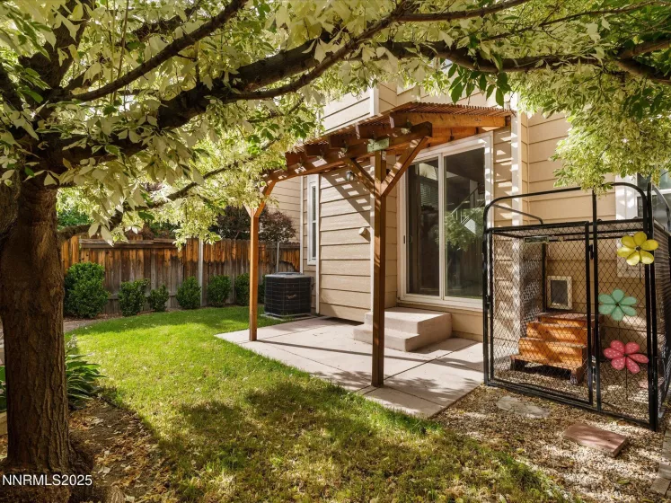 4325 Leeward, Reno, Nevada 89502, 2 Bedrooms Bedrooms, ,3 BathroomsBathrooms,Residential,Residential,Leeward,250052594