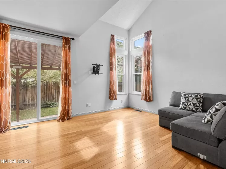 4325 Leeward, Reno, Nevada 89502, 2 Bedrooms Bedrooms, ,3 BathroomsBathrooms,Residential,Residential,Leeward,250052594