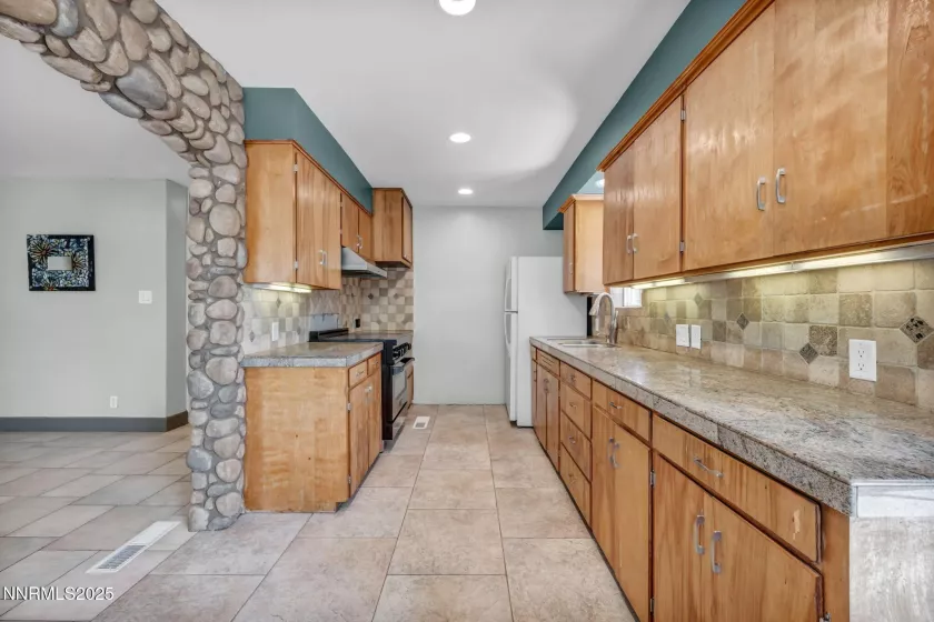1320 Yori, Reno, Nevada 89502, 3 Bedrooms Bedrooms, ,1 BathroomBathrooms,Residential,Residential,Yori,250052599