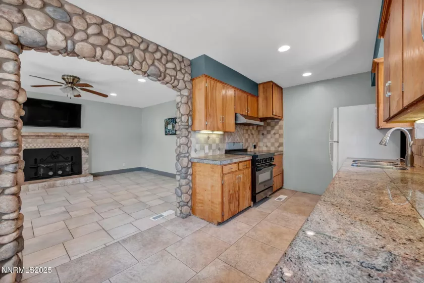 1320 Yori, Reno, Nevada 89502, 3 Bedrooms Bedrooms, ,1 BathroomBathrooms,Residential,Residential,Yori,250052599