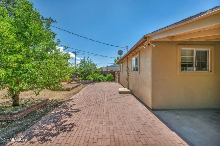 1320 Yori, Reno, Nevada 89502, 3 Bedrooms Bedrooms, ,1 BathroomBathrooms,Residential,Residential,Yori,250052599