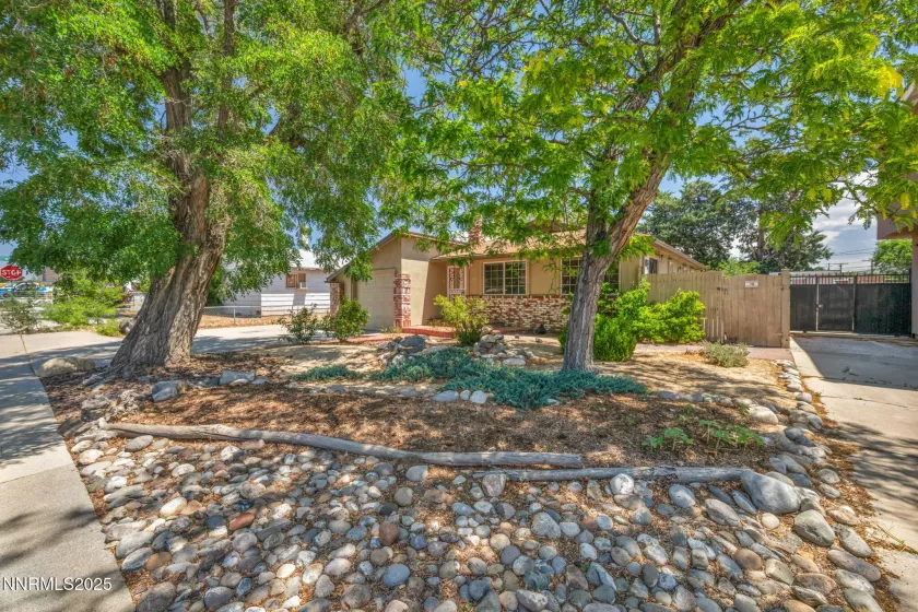 1320 Yori, Reno, Nevada 89502, 3 Bedrooms Bedrooms, ,1 BathroomBathrooms,Residential,Residential,Yori,250052599