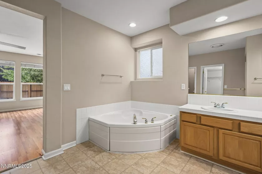 4833 Ramcreek, Reno, Nevada 89519, 4 Bedrooms Bedrooms, ,3 BathroomsBathrooms,Residential,Residential,Ramcreek,250052600