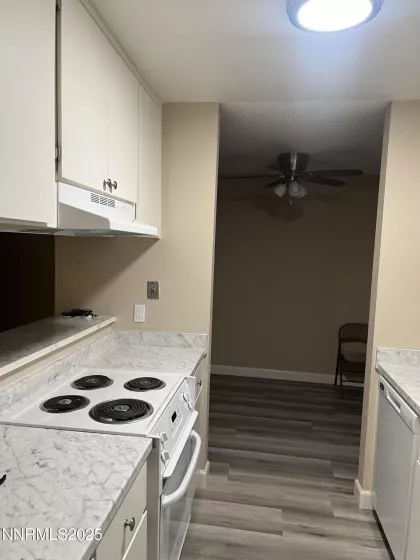 2955 Lakeside, Reno, Nevada 89509, 2 Bedrooms Bedrooms, ,2 BathroomsBathrooms,Residential,Residential,Lakeside,250052604