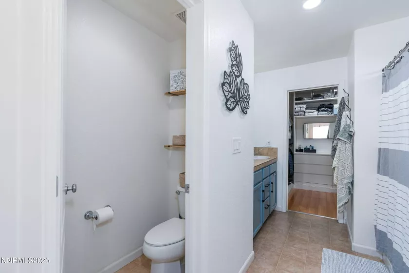 7220 Windswept, Sparks, Nevada 89436, 4 Bedrooms Bedrooms, ,3 BathroomsBathrooms,Residential,Residential,Windswept,250052606