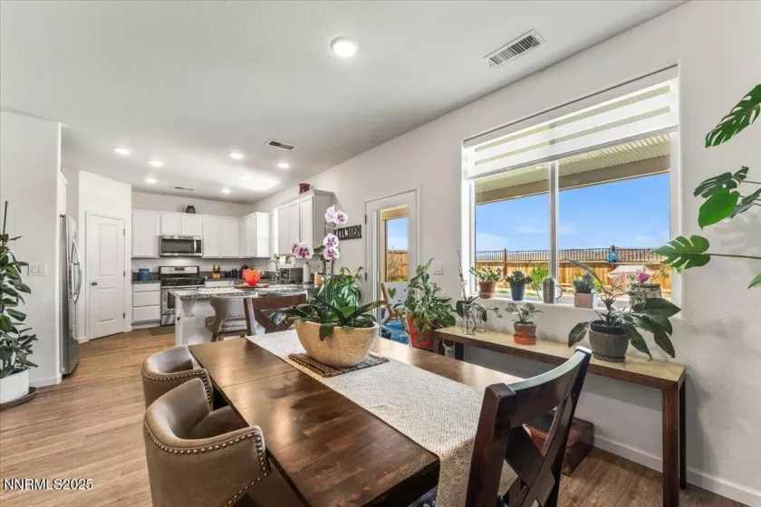 516 Beckwourth, Reno, Nevada 89506, 3 Bedrooms Bedrooms, ,2 BathroomsBathrooms,Residential,Residential,Beckwourth,250052607