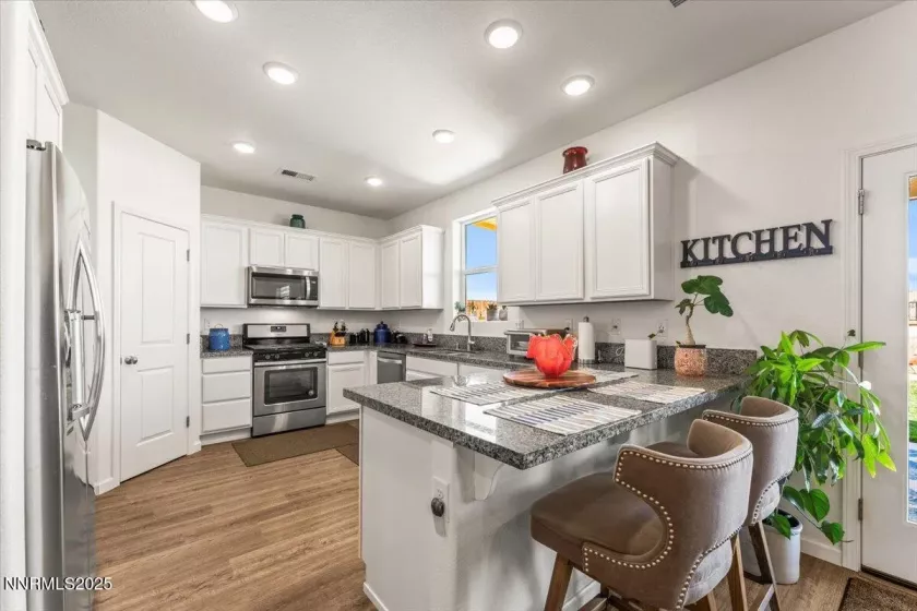 516 Beckwourth, Reno, Nevada 89506, 3 Bedrooms Bedrooms, ,2 BathroomsBathrooms,Residential,Residential,Beckwourth,250052607