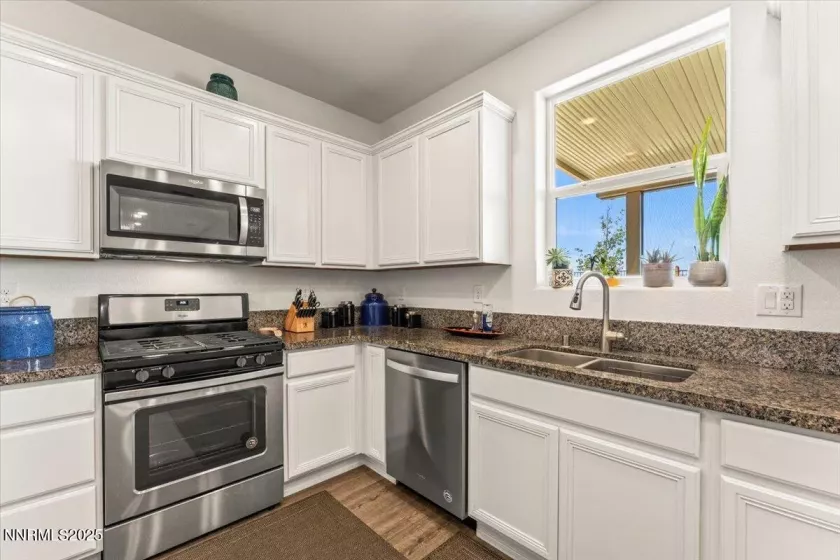 516 Beckwourth, Reno, Nevada 89506, 3 Bedrooms Bedrooms, ,2 BathroomsBathrooms,Residential,Residential,Beckwourth,250052607
