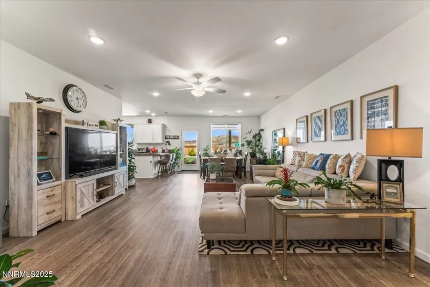 516 Beckwourth, Reno, Nevada 89506, 3 Bedrooms Bedrooms, ,2 BathroomsBathrooms,Residential,Residential,Beckwourth,250052607