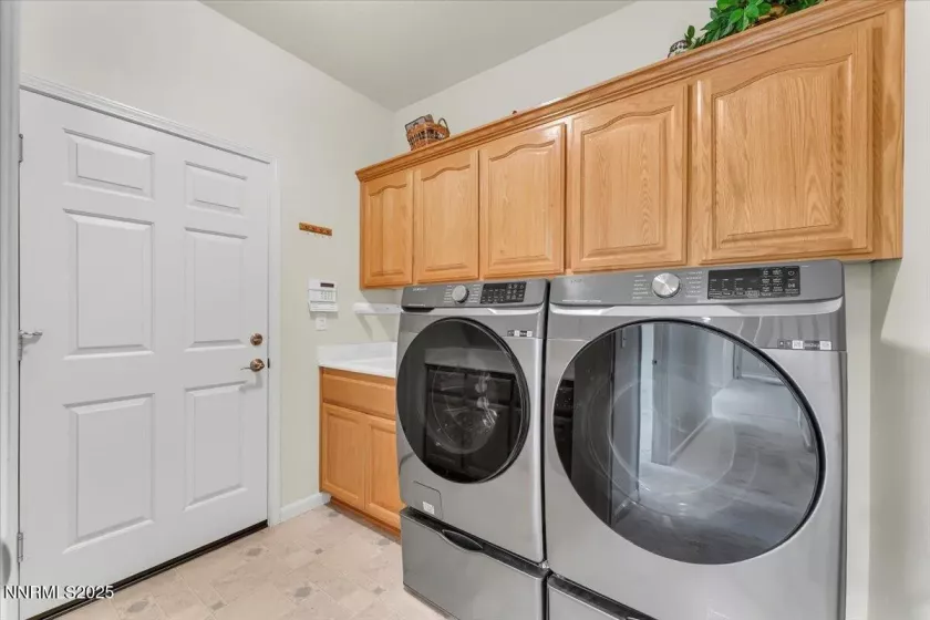 955 Lasso, Fernley, Nevada 89408, 3 Bedrooms Bedrooms, ,2 BathroomsBathrooms,Residential,Residential,Lasso,250052609