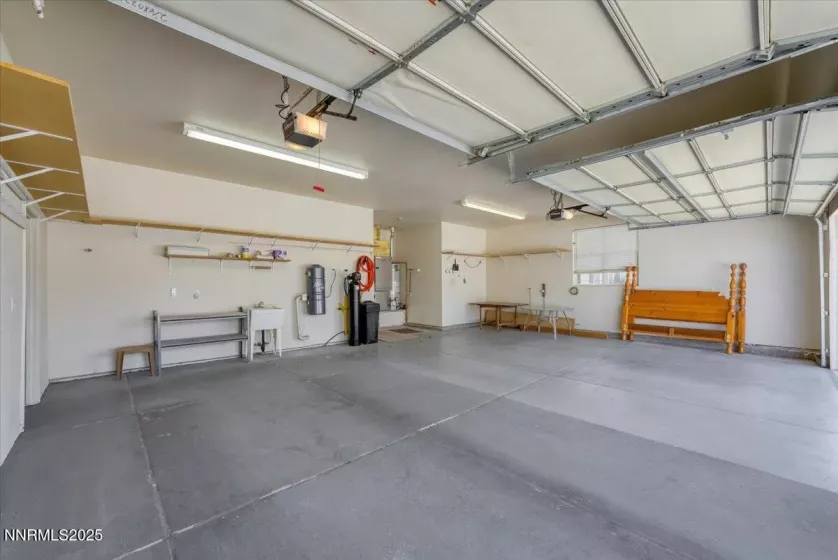 955 Lasso, Fernley, Nevada 89408, 3 Bedrooms Bedrooms, ,2 BathroomsBathrooms,Residential,Residential,Lasso,250052609