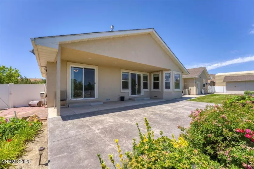 955 Lasso, Fernley, Nevada 89408, 3 Bedrooms Bedrooms, ,2 BathroomsBathrooms,Residential,Residential,Lasso,250052609