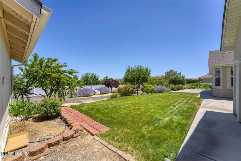 955 Lasso, Fernley, Nevada 89408, 3 Bedrooms Bedrooms, ,2 BathroomsBathrooms,Residential,Residential,Lasso,250052609