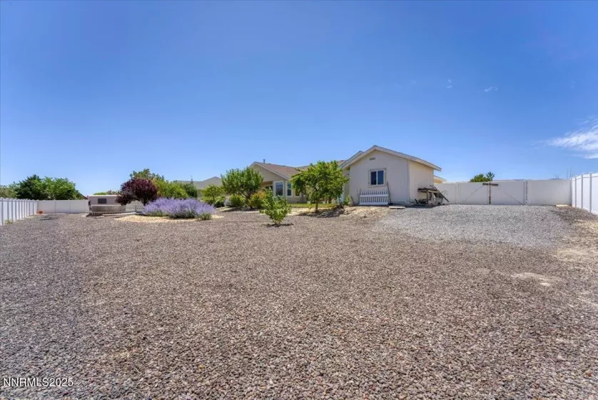 955 Lasso, Fernley, Nevada 89408, 3 Bedrooms Bedrooms, ,2 BathroomsBathrooms,Residential,Residential,Lasso,250052609