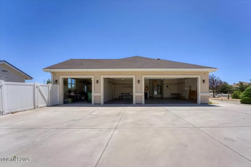 955 Lasso, Fernley, Nevada 89408, 3 Bedrooms Bedrooms, ,2 BathroomsBathrooms,Residential,Residential,Lasso,250052609