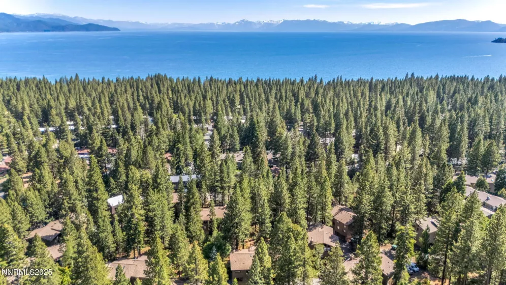 827 Robin, Incline Village, Nevada 89451, 3 Bedrooms Bedrooms, ,2 BathroomsBathrooms,Residential,Residential,Robin,250052615