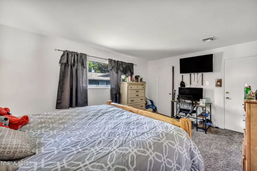 827 Robin, Incline Village, Nevada 89451, 3 Bedrooms Bedrooms, ,2 BathroomsBathrooms,Residential,Residential,Robin,250052615