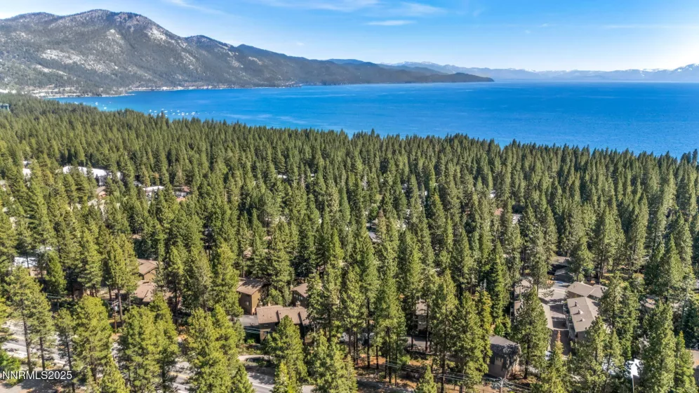 827 Robin, Incline Village, Nevada 89451, 3 Bedrooms Bedrooms, ,2 BathroomsBathrooms,Residential,Residential,Robin,250052615