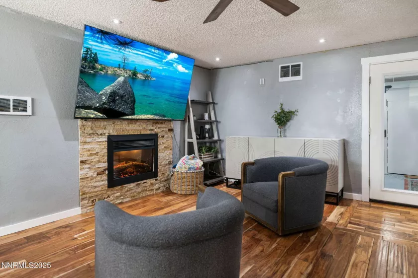 1325 Lompa, Carson City, Nevada 89701, 2 Bedrooms Bedrooms, ,3 BathroomsBathrooms,Residential,Residential,Lompa,250052618