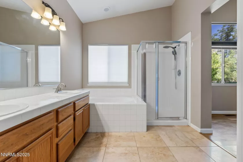 2915 Fairwood, Reno, Nevada 89502, 4 Bedrooms Bedrooms, ,3 BathroomsBathrooms,Residential,Residential,Fairwood,250052620
