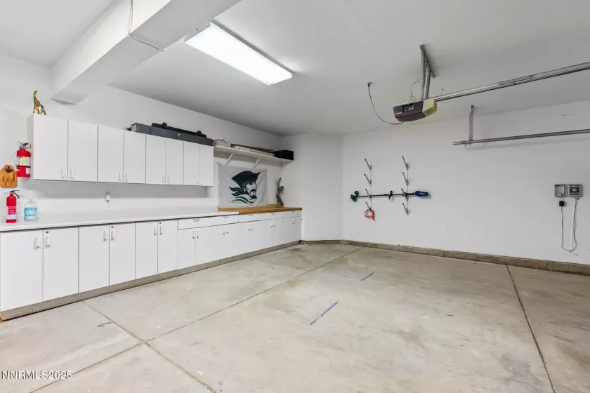 2915 Fairwood, Reno, Nevada 89502, 4 Bedrooms Bedrooms, ,3 BathroomsBathrooms,Residential,Residential,Fairwood,250052620