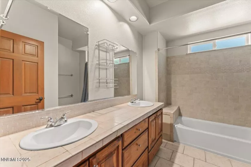 6195 Philoree, Reno, Nevada 89511, 3 Bedrooms Bedrooms, ,3 BathroomsBathrooms,Residential,Residential,Philoree,250052626