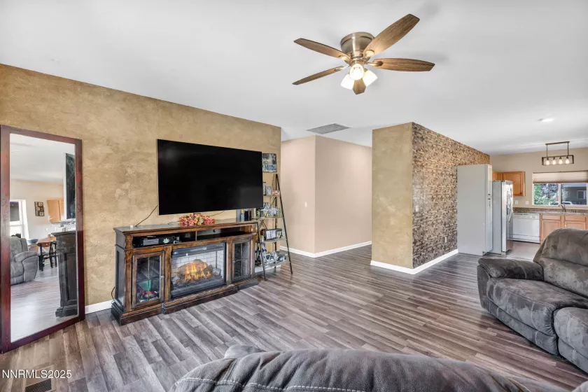 365 Orrcrest, Reno, Nevada 89506, 3 Bedrooms Bedrooms, ,2 BathroomsBathrooms,Residential,Residential,Orrcrest,250052628