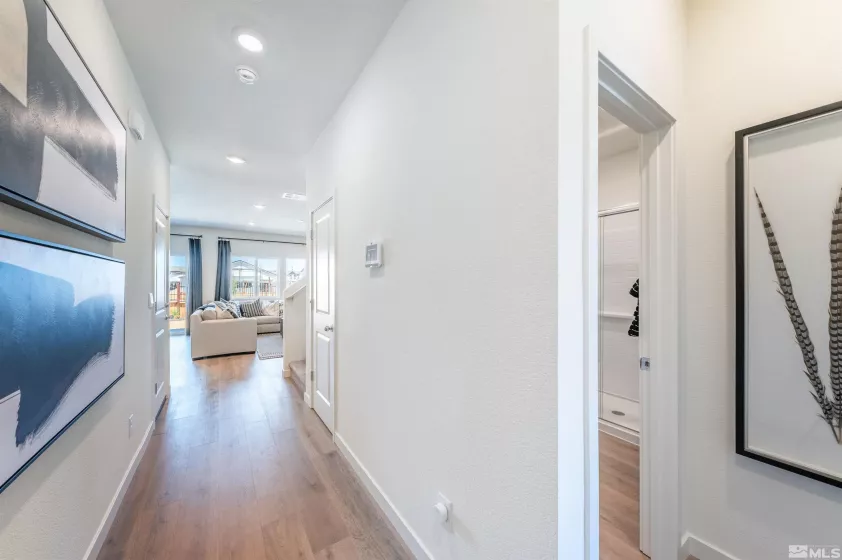 Entry/Foyer