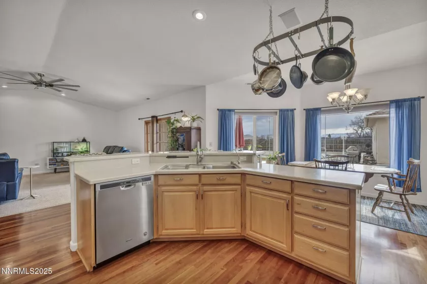 421 Silver Star, Yerington, Nevada 89447, 4 Bedrooms Bedrooms, ,3 BathroomsBathrooms,Residential,Residential,Silver Star,250052634