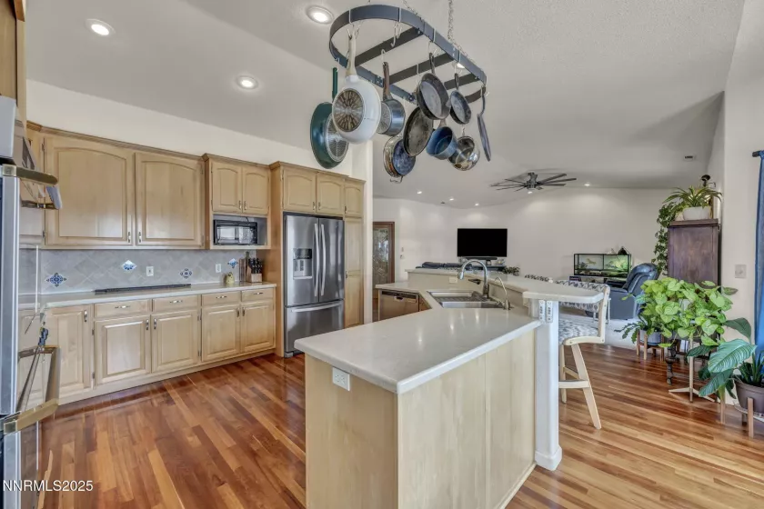 421 Silver Star, Yerington, Nevada 89447, 4 Bedrooms Bedrooms, ,3 BathroomsBathrooms,Residential,Residential,Silver Star,250052634