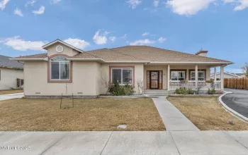 421 Silver Star, Yerington, Nevada 89447, 4 Bedrooms Bedrooms, ,3 BathroomsBathrooms,Residential,Residential,Silver Star,250052634