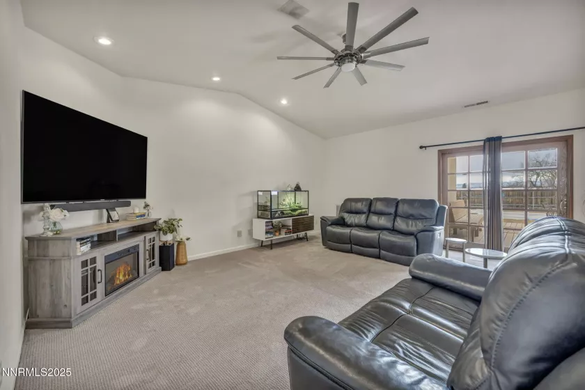 421 Silver Star, Yerington, Nevada 89447, 4 Bedrooms Bedrooms, ,3 BathroomsBathrooms,Residential,Residential,Silver Star,250052634