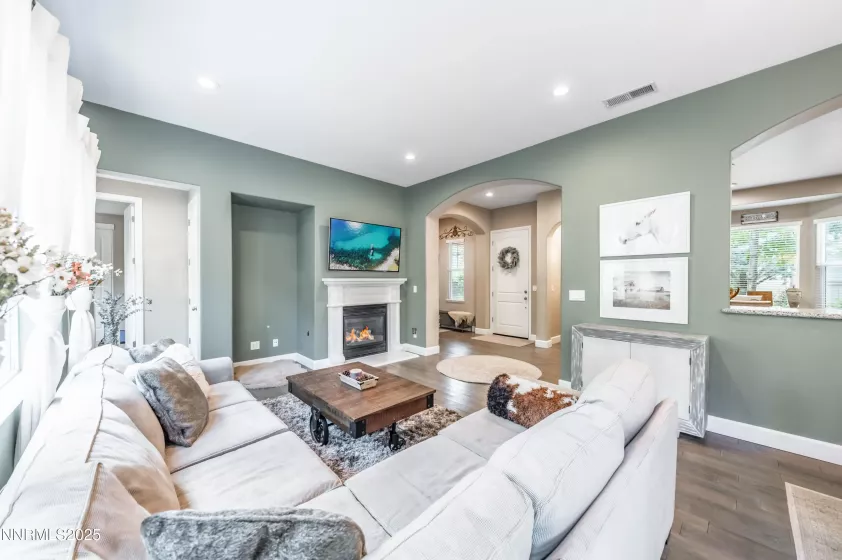 1612 Sawtooth, Reno, Nevada 89523, 4 Bedrooms Bedrooms, ,4 BathroomsBathrooms,Residential,Residential,Sawtooth,250052636