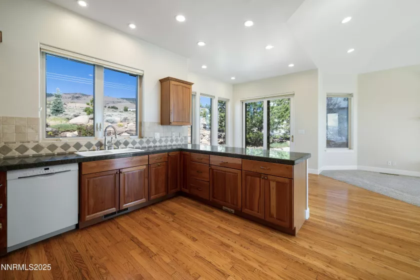 10122 Indian Ridge, Reno, Nevada 89511, 4 Bedrooms Bedrooms, ,3 BathroomsBathrooms,Residential,Residential,Indian Ridge,250052641