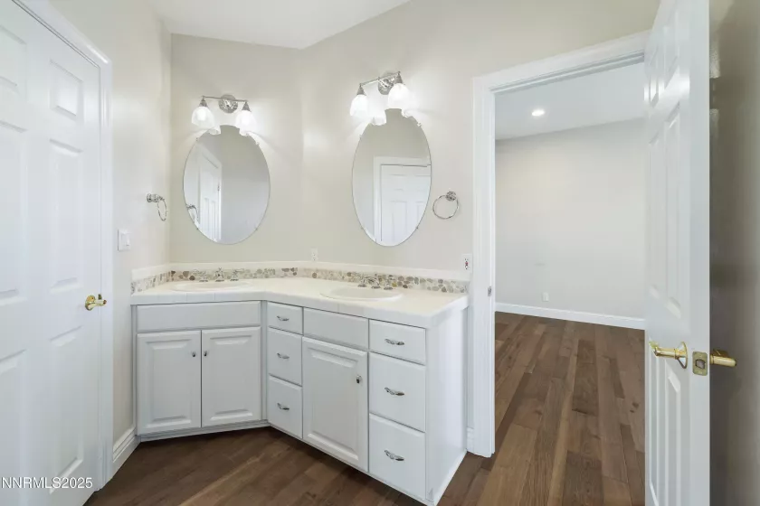 10122 Indian Ridge, Reno, Nevada 89511, 4 Bedrooms Bedrooms, ,3 BathroomsBathrooms,Residential,Residential,Indian Ridge,250052641